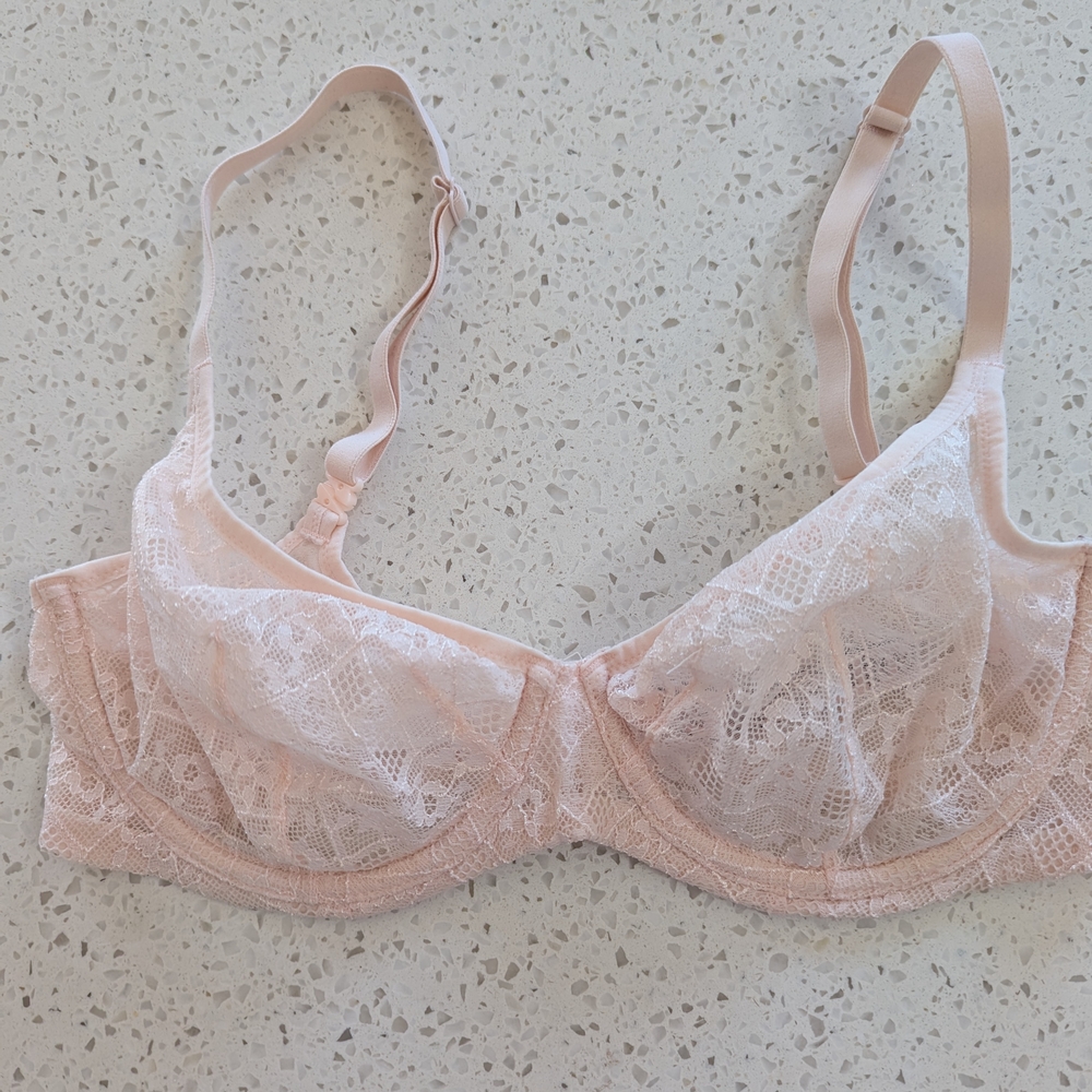 Victoria's Secret Body By Victoria Pale Pink Lace Bra 32DD